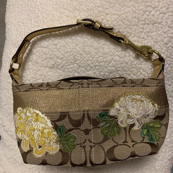 Coach Handbag - Picture 2 of 6